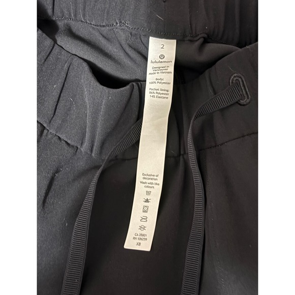 Lululemon Women's Black On the Fly Wide-Leg 7/8 Pants size 2 Athleisure - Picture 4 of 5